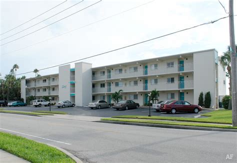 These saint petersburg apartments come with 1 bath. Linn Crest Apartments - St Pete Beach, FL | Apartment Finder