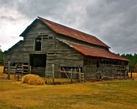 Pin By Sarah Beauchamp On These Old Barns Old Barns Barn Pictures