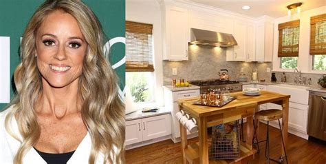 nicole curtis from hgtv s rehab addict is an airbnb host how to rent a rehab addict house
