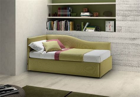 Evoluzione progettuale dei divani letto. divano letto singolo rete estraibile e cassetti | Divano ...