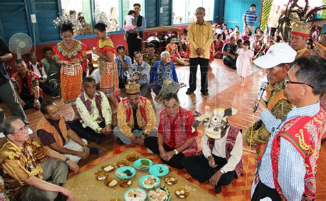 Walau bagaimanapun, tidak semua masyarakat iban moden yang melupakan tentang perihal kebudayaan asal dan juga adat istiadat malah ada yang masih mengamalkannya juga. Adat Resam masyarakat Iban di sarawak