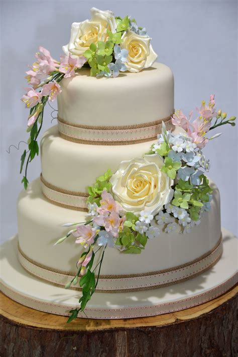 beautiful sugar flowers white wedding cakes pastel cakes wedding cakes