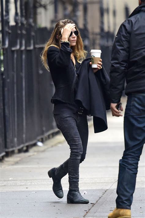 Mary Kate Olsen Wearing Skinny Jeans Out For Coffee In New York City