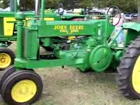 Quite a few use only tractors and a whole 'nother bunch prefer to combine power sources. John Deere Unstyled Model A Hand Crank Start Tractor - YouTube
