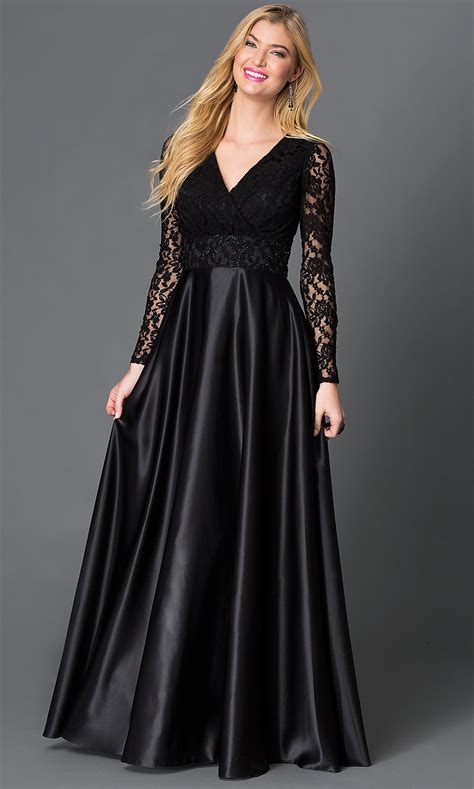 At nasty gal, we love a long sleeve dress that's easy to throw on whatever the occasion! V-Neck Black Floor Length Long Sleeve Dress with Lace