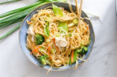 This instant pot chicken lo mein is on the table and ready to go in under 35 minutes to create a filling and delicious take out fake out your whole family is sure to love. One Pot Chicken Lo Mein - Cooking With Karli | One pot ...