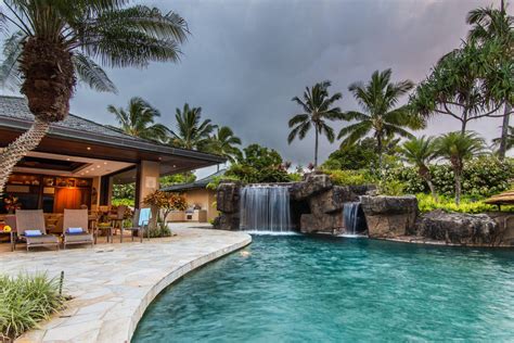 House Of The Week A Hawaiian Paradise With An Enormous Pool In 2021