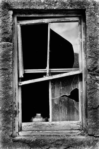 32 Creepy Window Photography Broken Window Old Building Photography