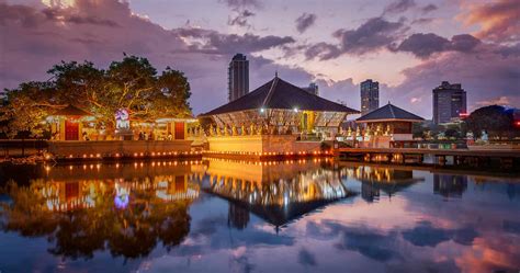 Gangaramaya Temple Worship In Colombo Ceylon Pages