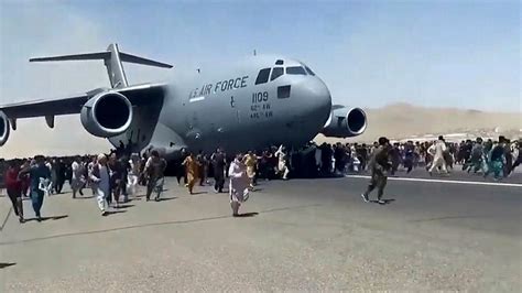 Afganistanresti Umani Trovati Allinterno Del Vano Ruota Di Un Aereo Militare C 17 Trt Haber