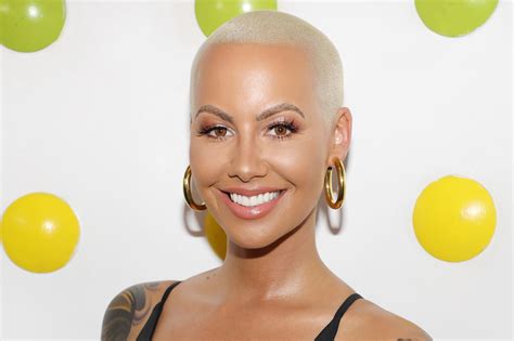 amber rose s 2017 vmas look is the one thing that could actually shock us glamour