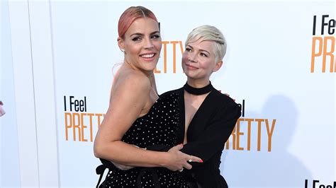 Busy Philipps Busy Tonight Finale Michelle Williams Moves Bff To Tears