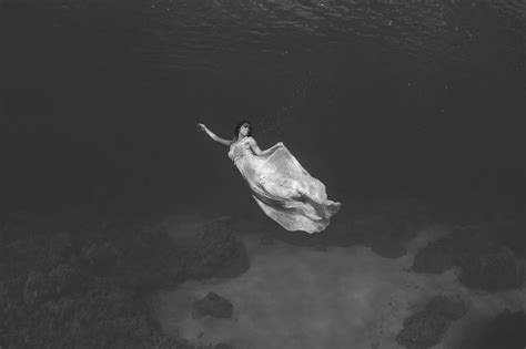 Underwater Wedding Portraits In Maui Alk3r