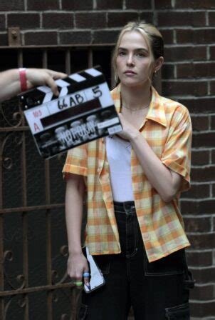 Zoey Deutch Filming For Not Okay In New York Gotceleb