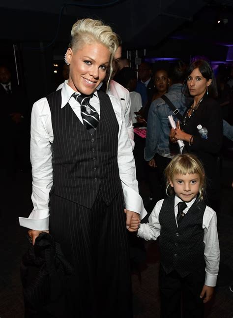 Pink And Daughter Willows Cutest Pictures Popsugar Celebrity Photo 7