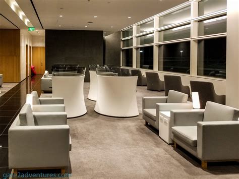 Lounge Review: Cathay Pacific First and Business Class Lounge San Francisco International ...