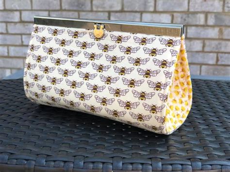 Jessica Stuns Again This Time With A Stunning Bee Themed Epicure Pouch