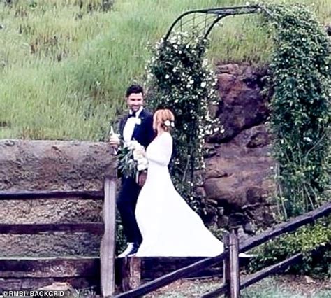 Brittany Snow Marries Realtor Tyler Stanaland In Romantic Low Key Ceremony At Malibu Vineyard