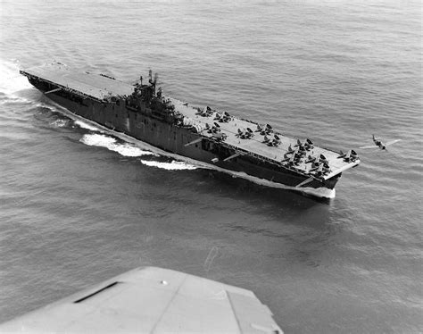 Uss Yorktown Cv 10 Uss Yorktown A 27100 Ton Essex Class Flickr