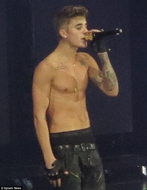 Justin Bieber Goes Shirtless For Steamy Show In Brisbane Daily Mail