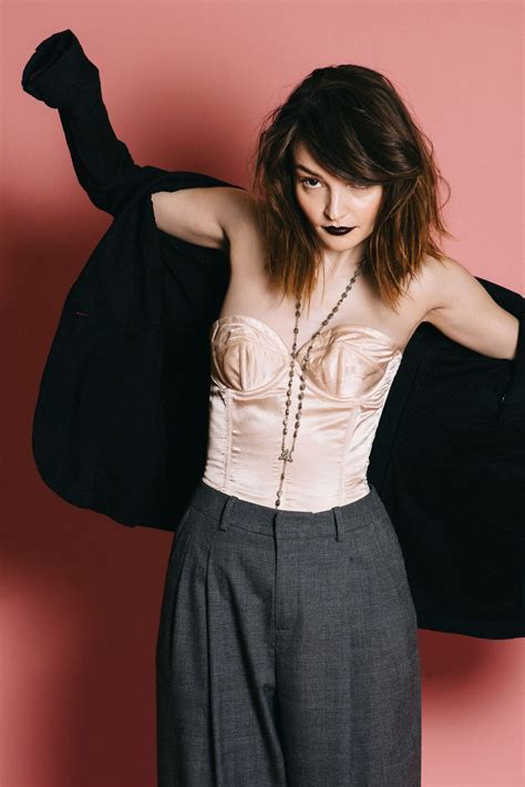 All About Lauren Mayberry From Chvrches Height Net Worth