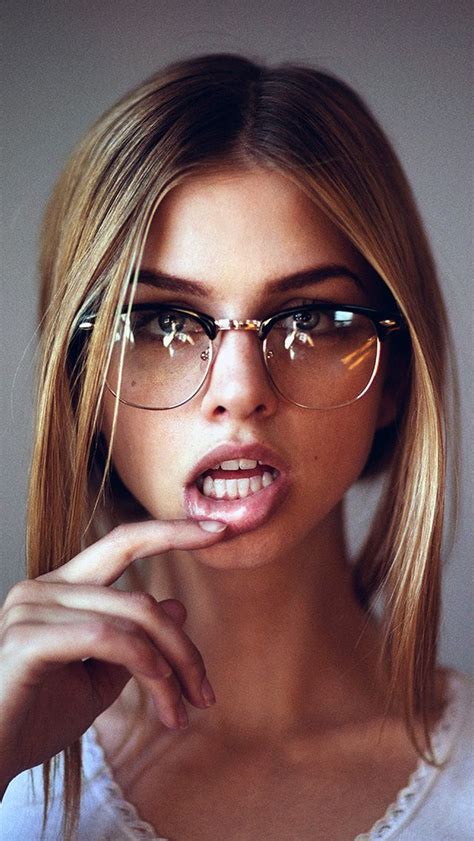 Pin By Sydney Gould On Accessories Girls With Glasses Cute Glasses