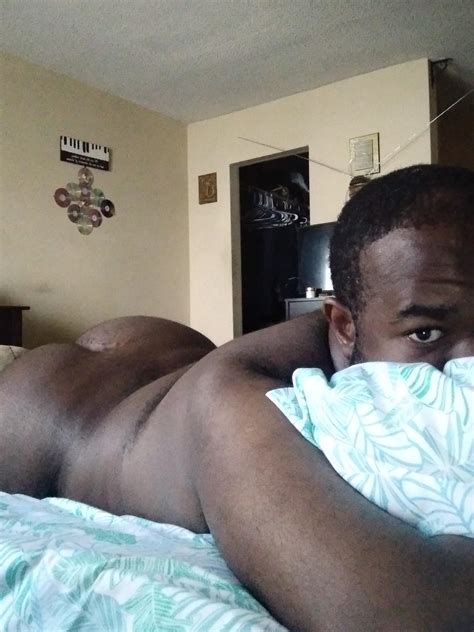 Nude In Bed Scrolller