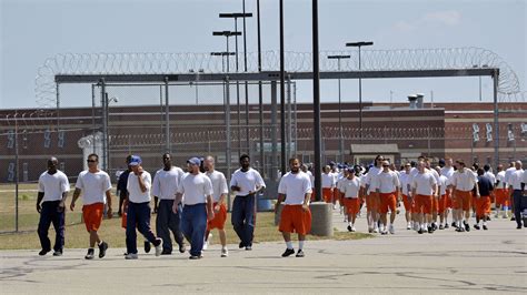 Michigan Prison Sentence Reforms Gain Momentum