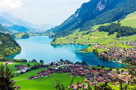 Foto De Vale Do Lago Lungern Ou Lungerersee Em Obwald Suíça E Mais