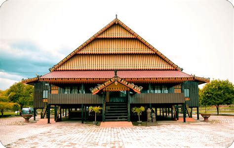 Pelangi Di Atas Bukit Kiprah La Di Lembaga Adat Tolaki