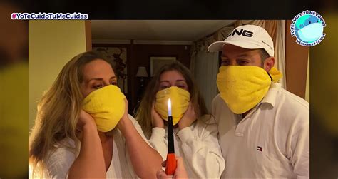 Me descuidé un instante y se me fue la bici a la cunetai let my attention wander for an instant and the bicycle went into the ditch. CANACINE y TÜMU unen fuerzas con la campaña "Yo te cuido, tú me cuidas": máscaras x la vida ...