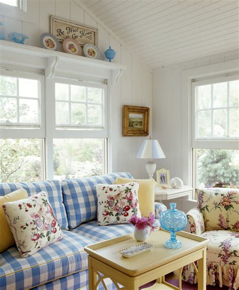 White Living Room Photos Cottage Living Rooms Country Living Room