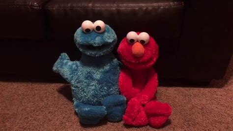 Elmo And Cookie Monster Eat Crayons And Get Giant Youtube