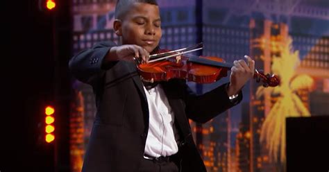 America's got talent simon cowell golden buzzer. Simon Cowell Hits Golden Buzzer For 11-Year-Old Violinist ...