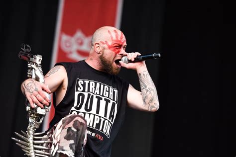 Five Finger Death Punch Ex Drummer Wird Reservepolizist Rock Antenne