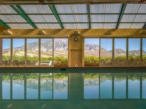 Best Airbnbs With Indoor Pools Across America