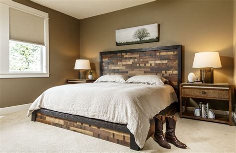 20 Beautiful Master Bedrooms With Wooden Headboards