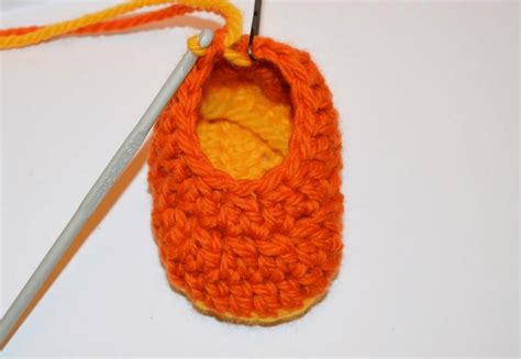 How To Crochet Booties A Free Pattern 5 Sizes Roaming Pixies