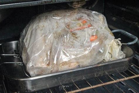 The oven bag locks in flavor and the steam in the bag bastes the turkey as it cooks. 21 Thanksgiving Cooking Tips Our Readers Actually Swear By | Herb roasted turkey, Cooking turkey ...
