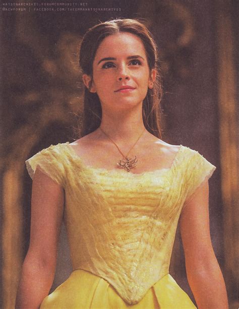 New Pic Of Emma Watson In Beauty And The Beast Beauty And The Beast
