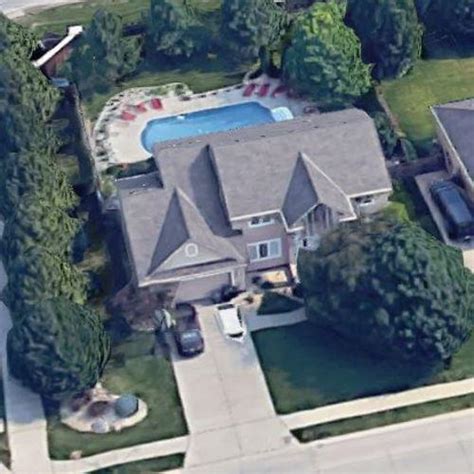The teen dancer, singer, actress, and youtube personality purchased this home for $3.43m. Jojo Siwa's House in Omaha, NE - Virtual Globetrotting