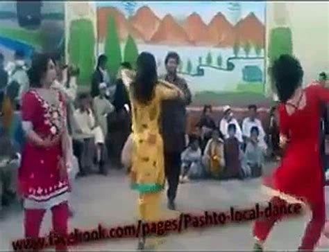 Swat Peshawar New Private Pashto Mujra Party With Hot Mujra Dancer Girl Mast Dance On Road