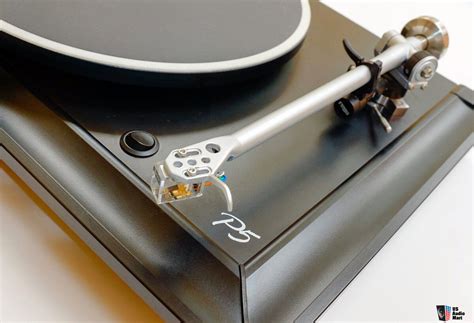 Rega P5 Turntable W The Superb Rb 700 Tonearm And Benz Ace Cartridge