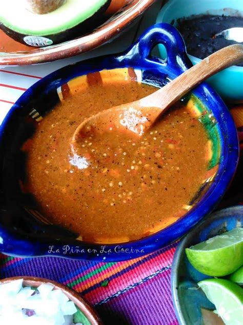 It is often crushed for very spicy table salsas, though it is also used to add flavor and a bit … Toasted Chile de Arbol-Tomatillo Salsa - La Piña en la Cocina