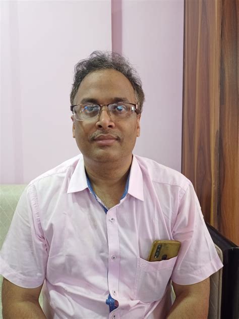 Dr Subhasis Mukherjee Profile