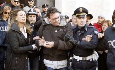 Organizzarono Un Omicidio Ma 32 Anni Fa Tre Arresti Roma