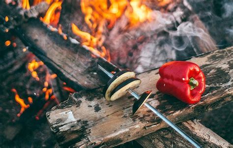 6 Easy Meals You Can Make Over An Open Campfire Easy Travel Recipes