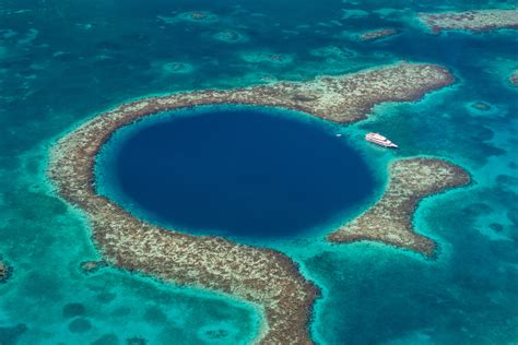 Researchers Reveal What They Found Inside Belizes Great Blue Hole