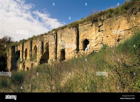 Ponte Santantonio Aqueduct In The Roman Countryside Stock Photo Alamy