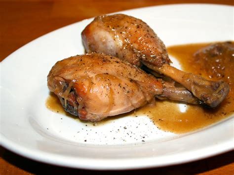 La ricetta del pollo alla birra fatto in casa, nel vostro barbecue, un piatto ideale per una cena tra amici. Pollo alla birra - Ricette Cuco